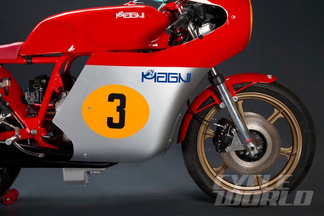 Magni 'Filo Rosso' Retro Racing Motorcycle - AskMen