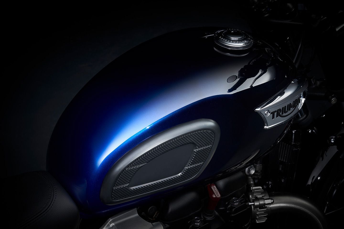 2024 Triumph Bonneville T100 in Blue Stealth.