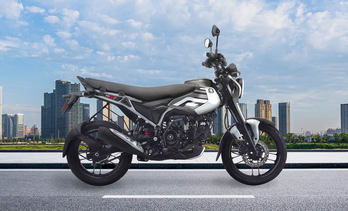 La première moto au monde fonctionnant au GNC est la Bajaj Freedom 125.