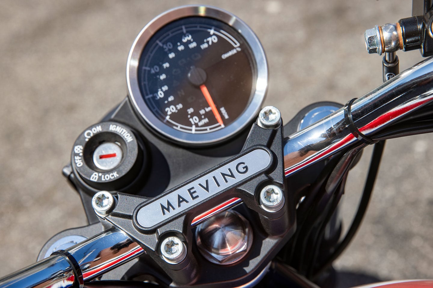 An analog display makes sure the bike doesn’t look “too modern,” but actually requires a bit of development. The LCD panel in the bottom right provides pertinent information while riding, even if it’s a bit dimly lit.