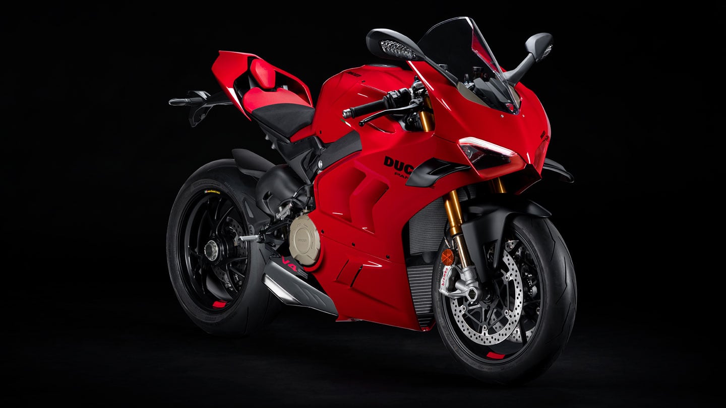 L'actuelle Ducati Panigale V4 R utilise une version 998 cm3 du Stradale V-4 qui atteint un régime insensé de 16 500 tr/min.