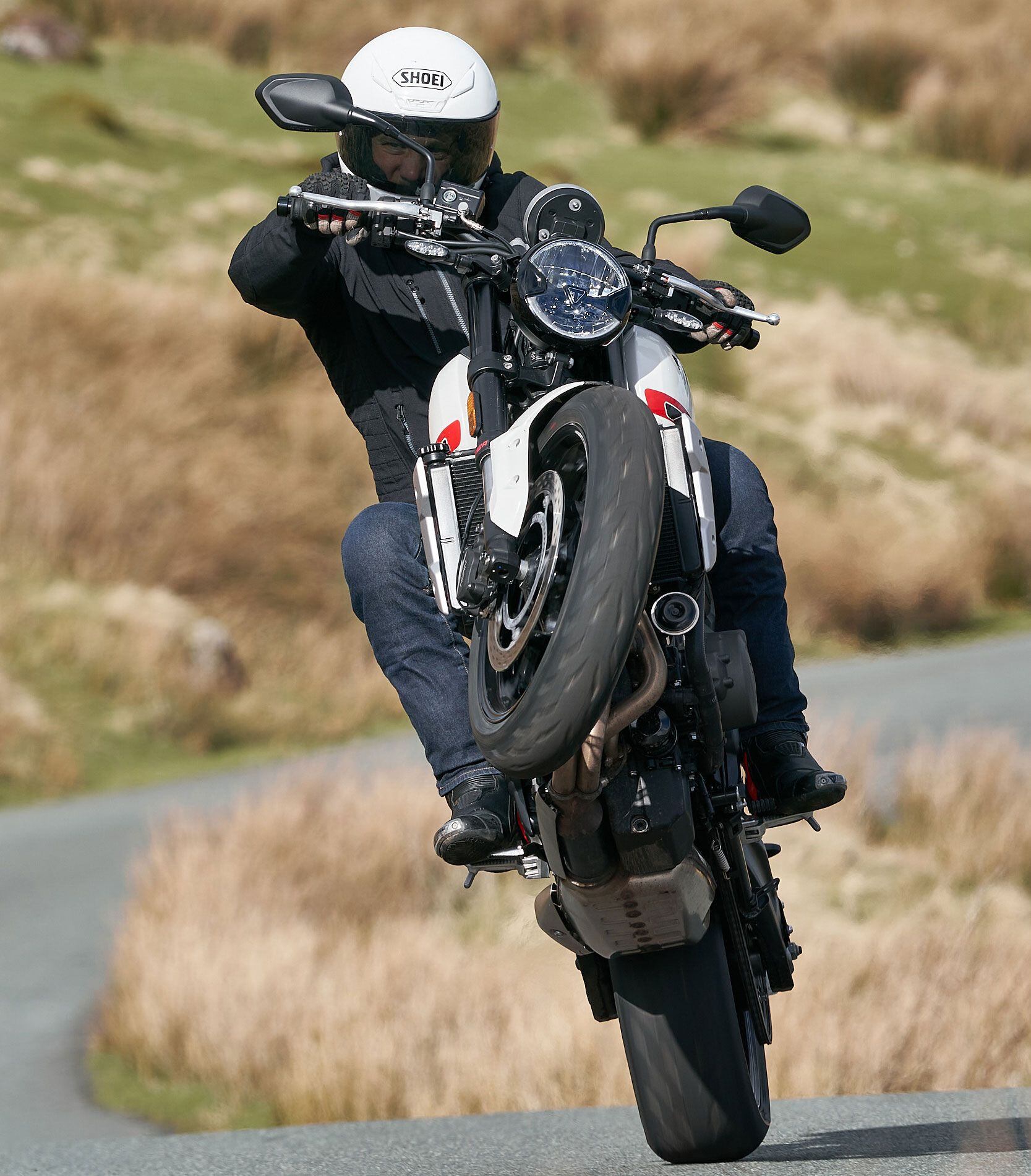 The punchy torque of the Triumph’s triple is still present making the Trident an excellent motorcycle for learning the ropes of sporting motorcycles or for satisfying the hooning desires of more experienced riders.