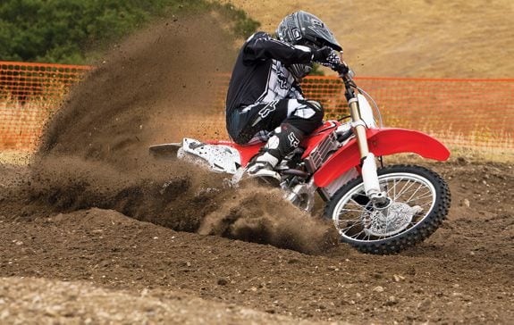 CRF 250: a moto off-road radical da Honda