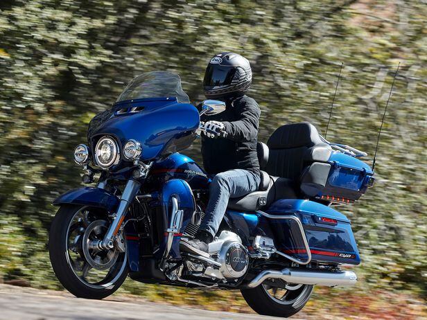 2020 Harley Road Glide Limited First Ride