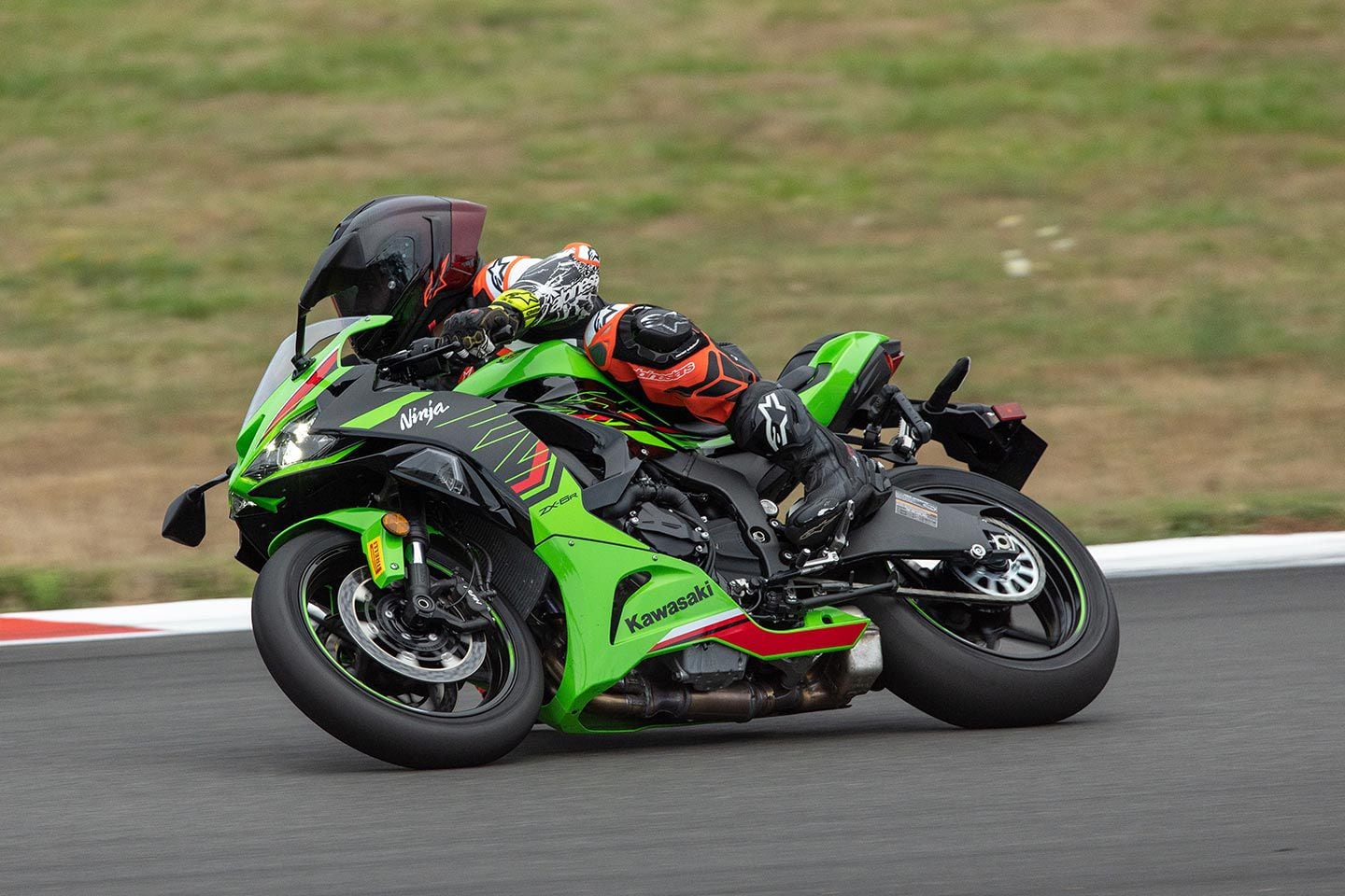 The ZX-6R frame has been carried over, because, well, it simply works. Showa suspension is best when stiffened up for track riding and works well enough for a fast trackday pace.